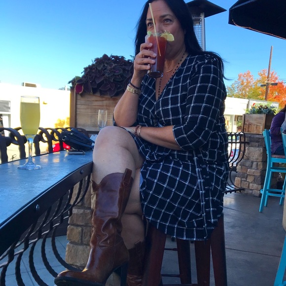 Meet Your Posher, Sophia - Picture 2 of 16